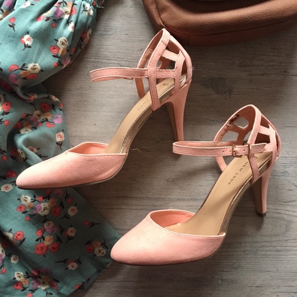 NWOT Pink and Rose Gold Ankle Strap Heels - Picture 8 of 8